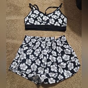 NWT PINK Victoria's Secret L/XL Floral Sports Bra and Shorts Activewear Set